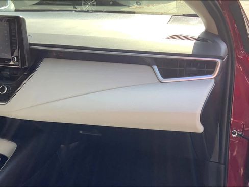 Used 2022 Toyota Corolla LE FWD image 16