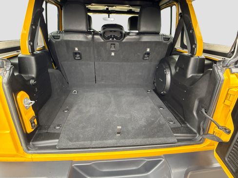 Used 2019 Jeep Wrangler Unlimited Sahara w/ Dual Top Group image 11