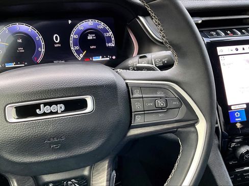 Used 2023 Jeep Grand Cherokee Limited RWD image 24