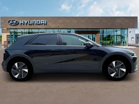 New 2025 Hyundai Ioniq 5 SE AWD/4WD image 9