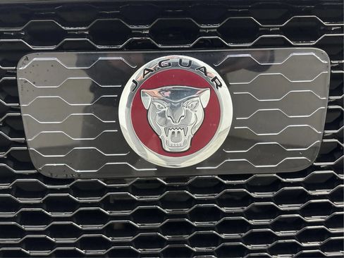 Used 2020 Jaguar F-PACE Prestige AWD/4WD image 34