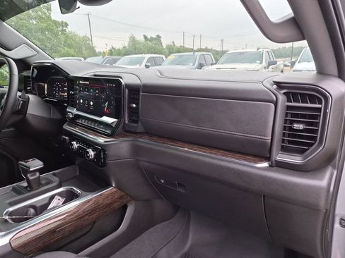 Used 2024 GMC Sierra 1500 Elevation RWD image 38