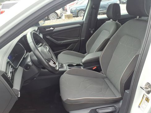 Used 2025 Volkswagen Jetta Sport FWD image 13
