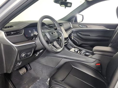 New 2025 Jeep Grand Cherokee Limited w/ Trailer Tow Package image 13