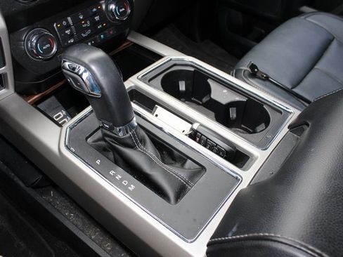 Used 2020 Ford F150 Lariat image 26