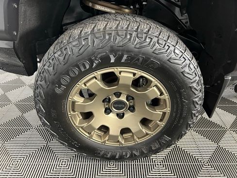 Used 2024 Toyota Tacoma Trailhunter image 12