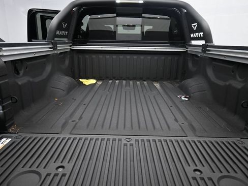 Used 2024 Nissan Titan PRO-4X w/ Pro-4x Convenience Package AWD/4WD image 16