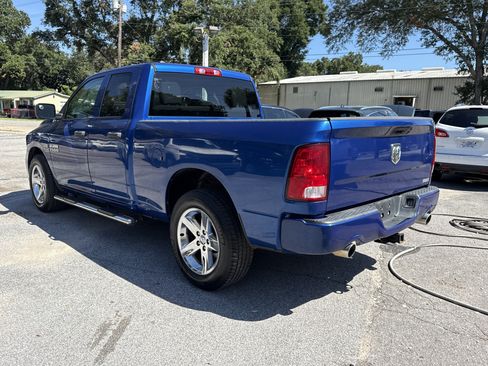 Used 2018 RAM 1500 Express RWD image 3