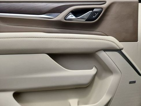 Used 2021 GMC Yukon Denali w/ Denali Premium Package image 23