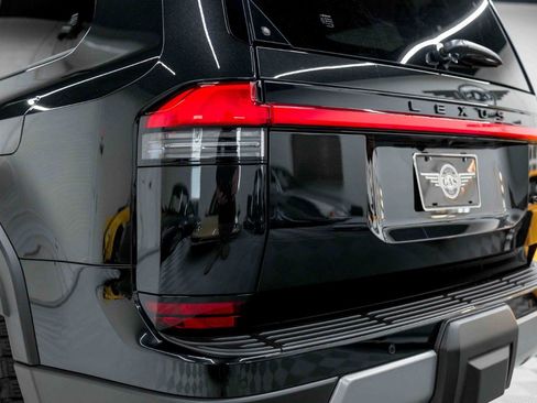 Used 2025 Lexus GX 550 AWD/4WD image 23