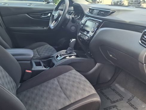 Used 2020 Nissan Rogue Sport SV FWD image 23