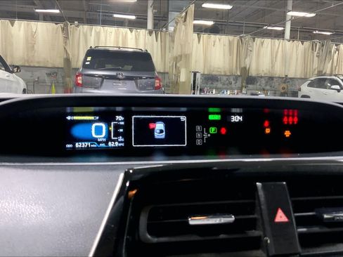 Used 2021 Toyota Prius Prime LE FWD image 26