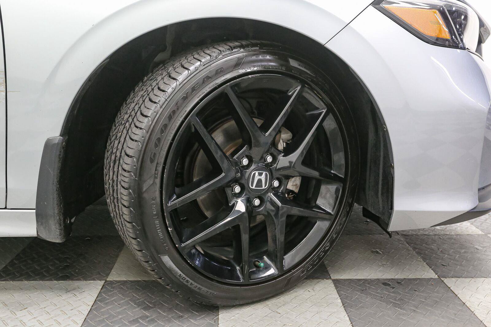 Used 2025 Honda Civic Sport image 15