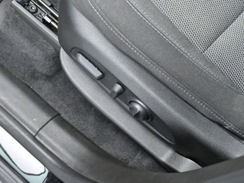 Used 2022 Chevrolet Traverse LT image 14