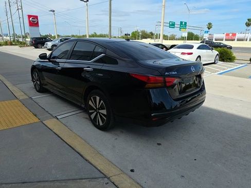 Used 2022 Nissan Altima 2.5 SV AWD/4WD image 6