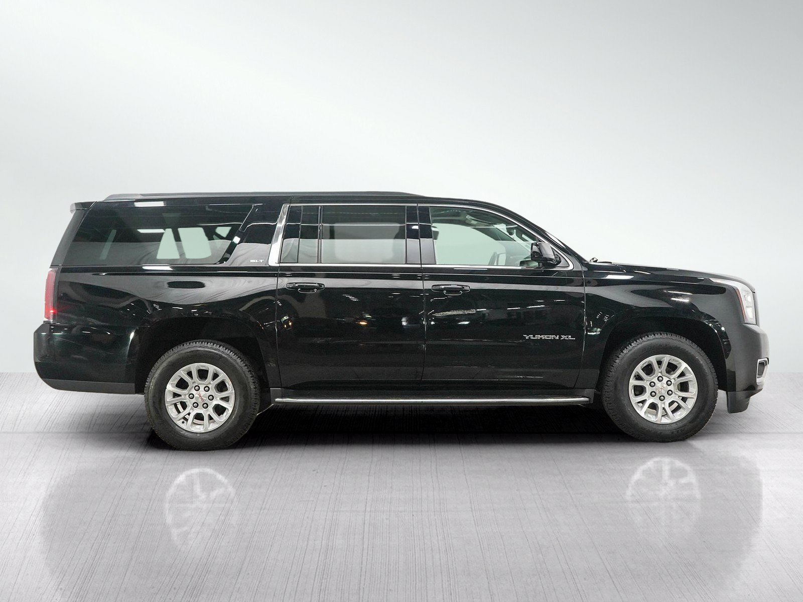 Used 2020 GMC Yukon XL SLT w/ Open Road Package AWD/4WD image 6