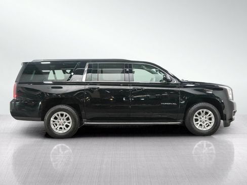 Used 2020 GMC Yukon XL SLT w/ Open Road Package AWD/4WD image 6