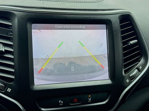 Used 2021 Jeep Cherokee Latitude Lux 80th Anniv w/ Quick Order Package 26U 80TH image 10