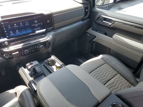 Used 2025 Chevrolet Silverado 1500 ZR2 w/ Technology Package AWD/4WD image 26
