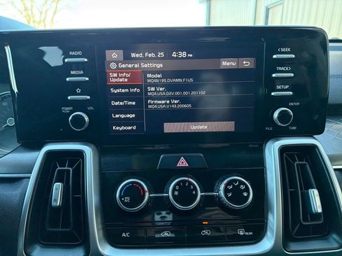 Used 2021 Kia Sorento LX image 31