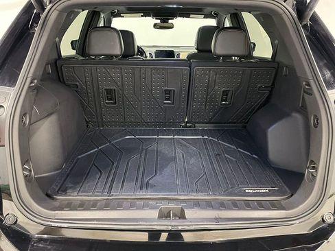 Used 2023 Chevrolet Equinox Premier AWD/4WD image 5