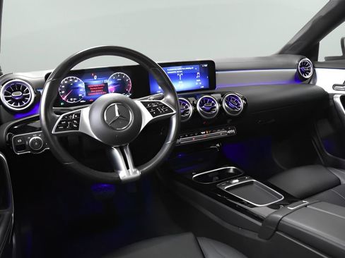 Used 2025 Mercedes-Benz CLA 250 image 34