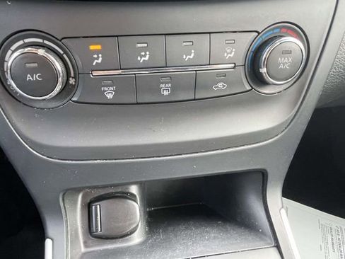 Used 2017 Nissan Sentra SV image 23