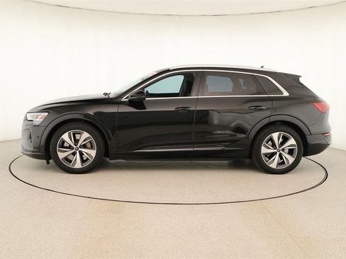 Certified 2024 Audi Q8 e-tron Premium Plus image 2