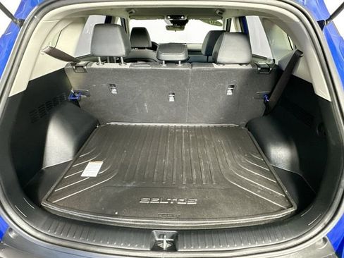 Used 2022 Kia Seltos Nightfall Edition image 32