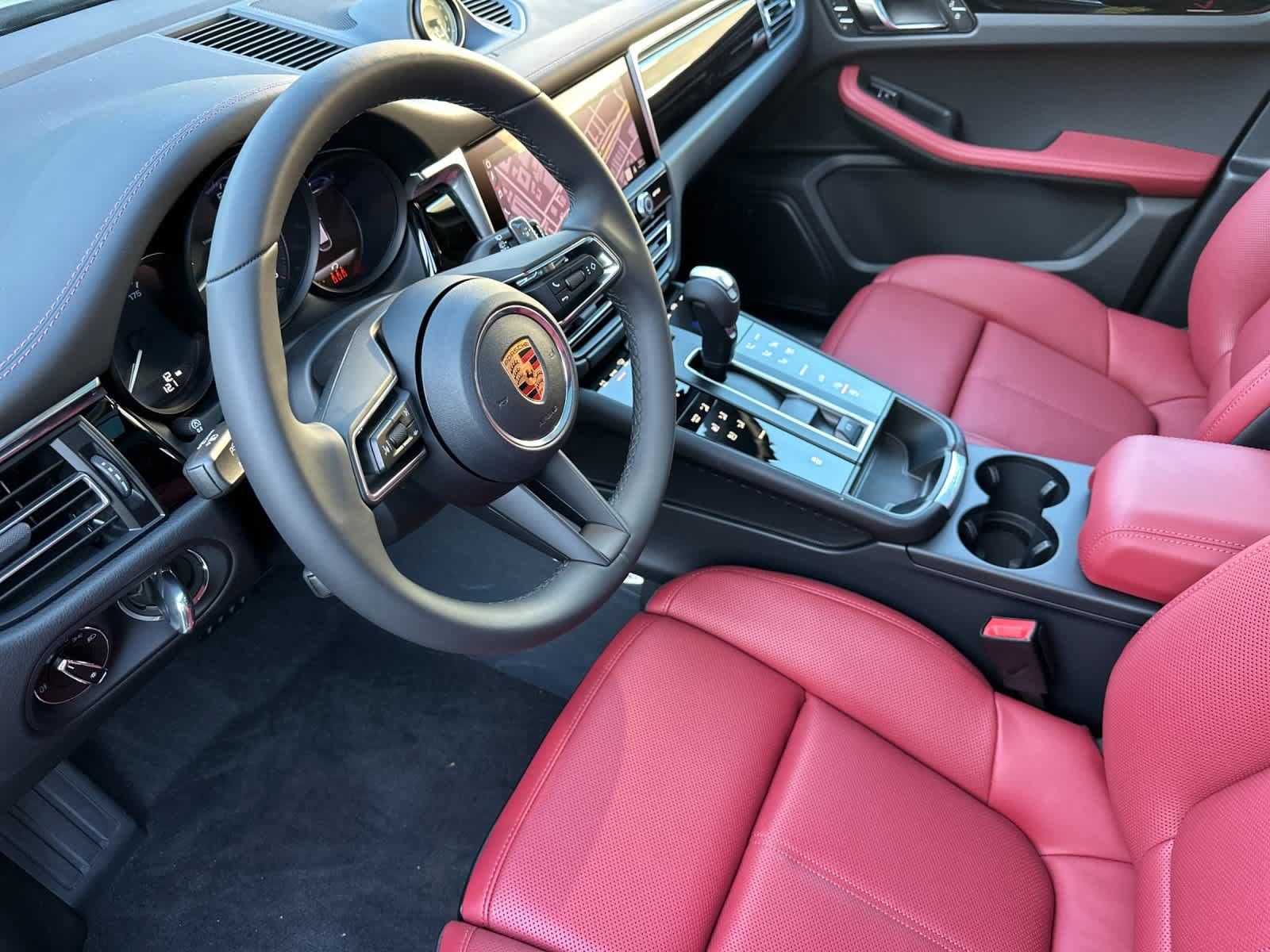 Used 2026 Porsche Macan AWD/4WD image 4