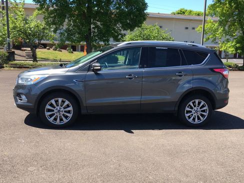 Used 2017 Ford Escape Titanium AWD/4WD image 3