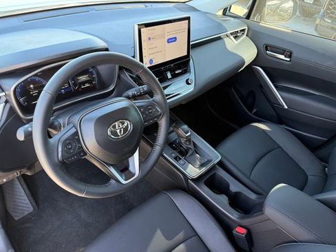 Used 2026 Toyota Corolla Cross XLE w/ Convenience Package image 10