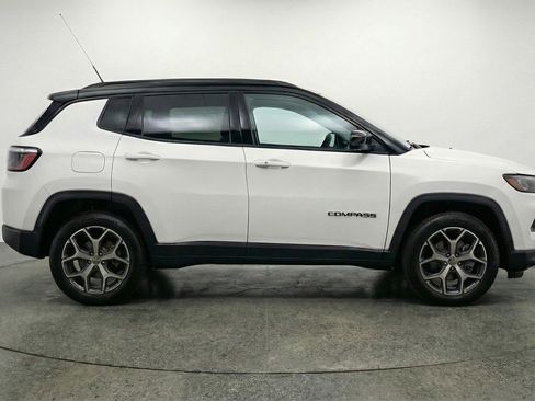 Used 2025 Jeep Compass Limited AWD/4WD image 11