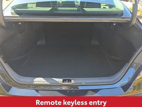 Used 2023 Toyota Camry SE image 14