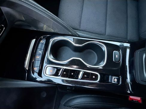 Used 2023 Buick Envision Preferred image 23