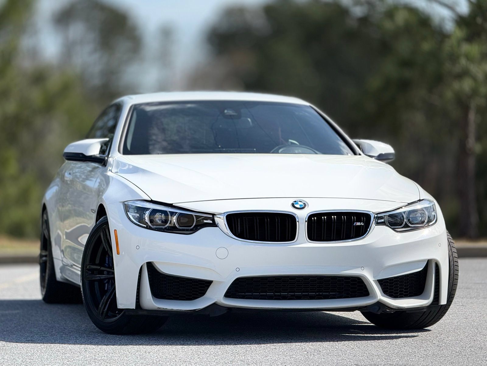 Used 2019 BMW M4 Convertible RWD image 3