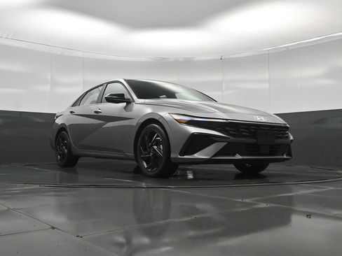 New 2026 Hyundai Elantra SEL Sport Premium image 30