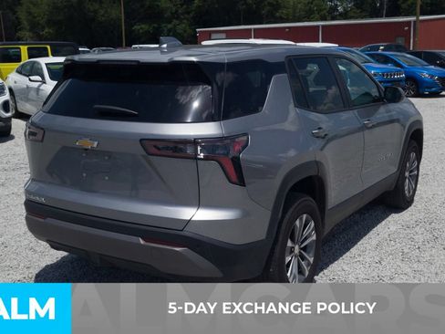 Used 2026 Chevrolet Equinox LT FWD image 3