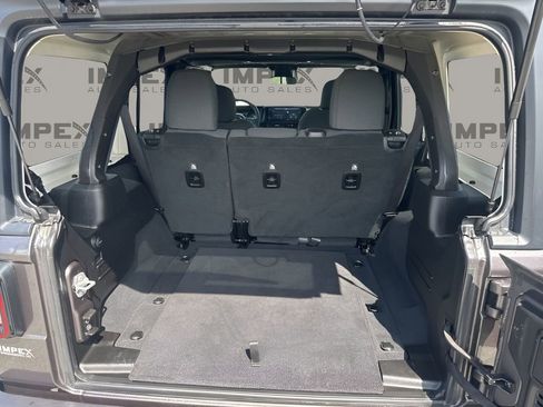 Used 2025 Jeep Wrangler Unlimited Sport AWD/4WD image 25