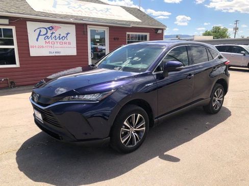 Used 2021 Toyota Venza LE AWD/4WD image 1
