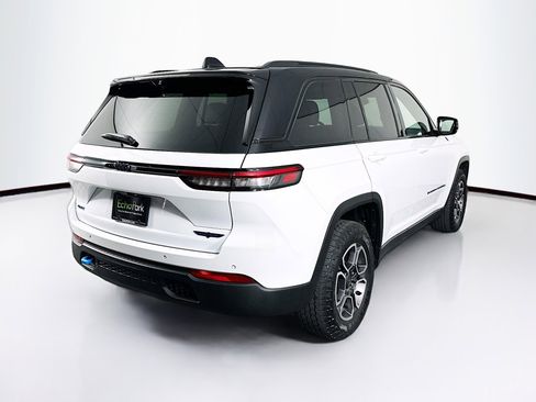 Used 2022 Jeep Grand Cherokee Trailhawk w/ Luxury Tech Group III AWD/4WD image 9