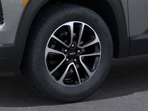 New 2026 Chevrolet TrailBlazer LT w/ Convenience Package FWD image 9