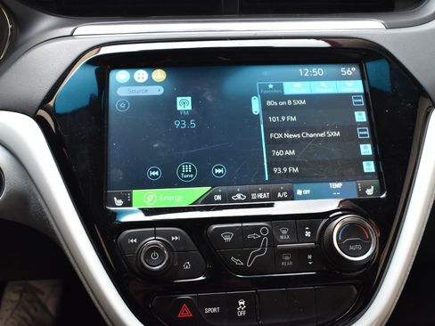 Used 2020 Chevrolet Bolt Premier w/ Infotainment Package FWD image 28