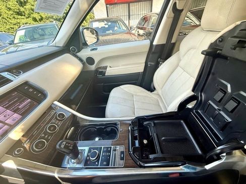 Used 2014 Land Rover Range Rover Sport HSE image 17