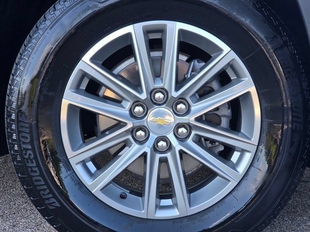 Used 2023 Chevrolet Traverse LT AWD/4WD image 19