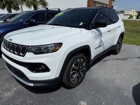 Used 2023 Jeep Compass Limited AWD/4WD image 3