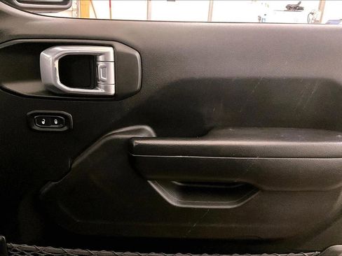 Used 2021 Jeep Gladiator Mojave image 23