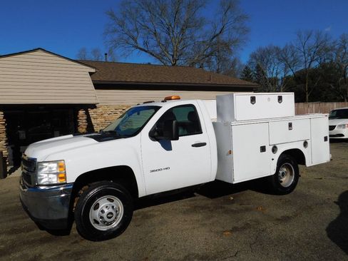 Used 2012 Chevrolet Silverado 3500 W/T RWD image 5