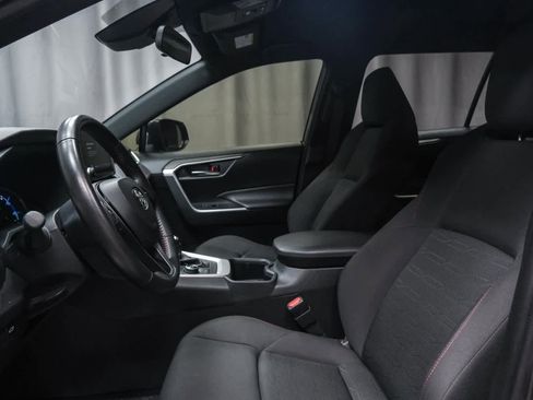 Used 2023 Toyota RAV4 SE image 17