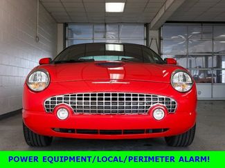 Used 2005 Ford Thunderbird video 2